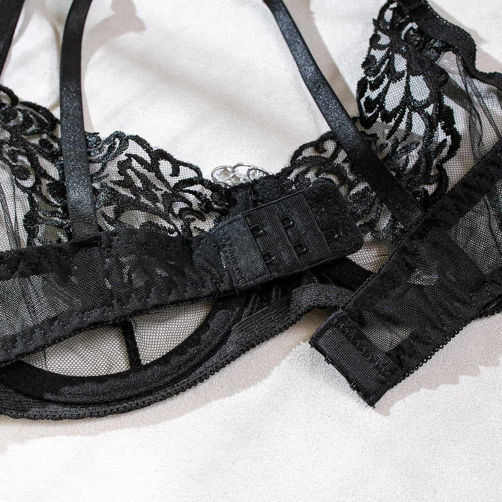 Metal Chain & Embroidered Heart Lingerie Set | Four-Piece with Leg Garter