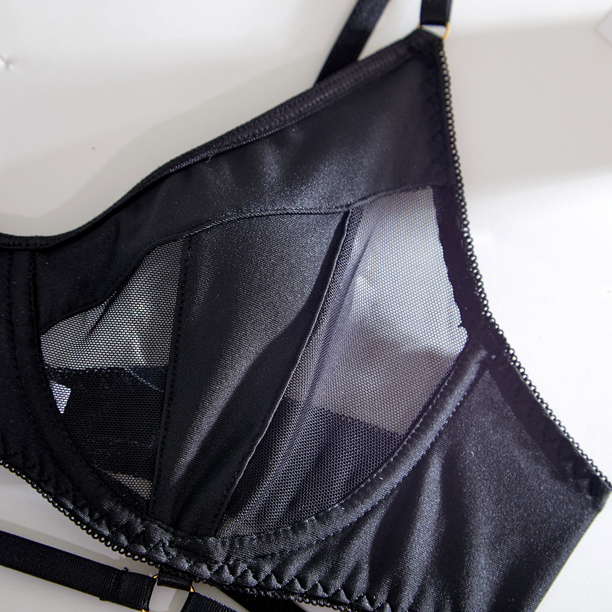 Lace Hollow-Out Mesh Gathering 4-Piece Lingerie Set