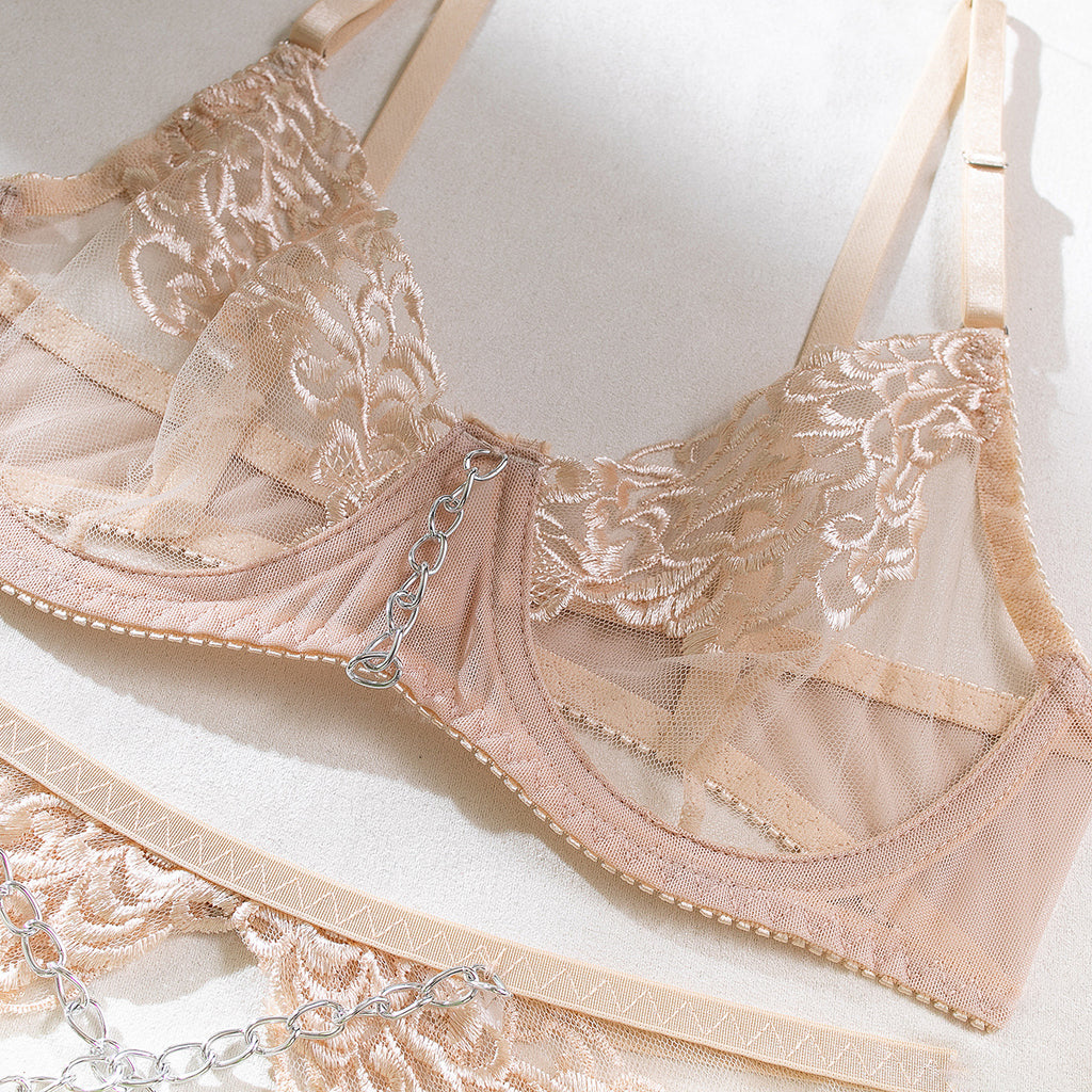 Metal Chain & Embroidered Heart Lingerie Set | Four-Piece with Leg Garter