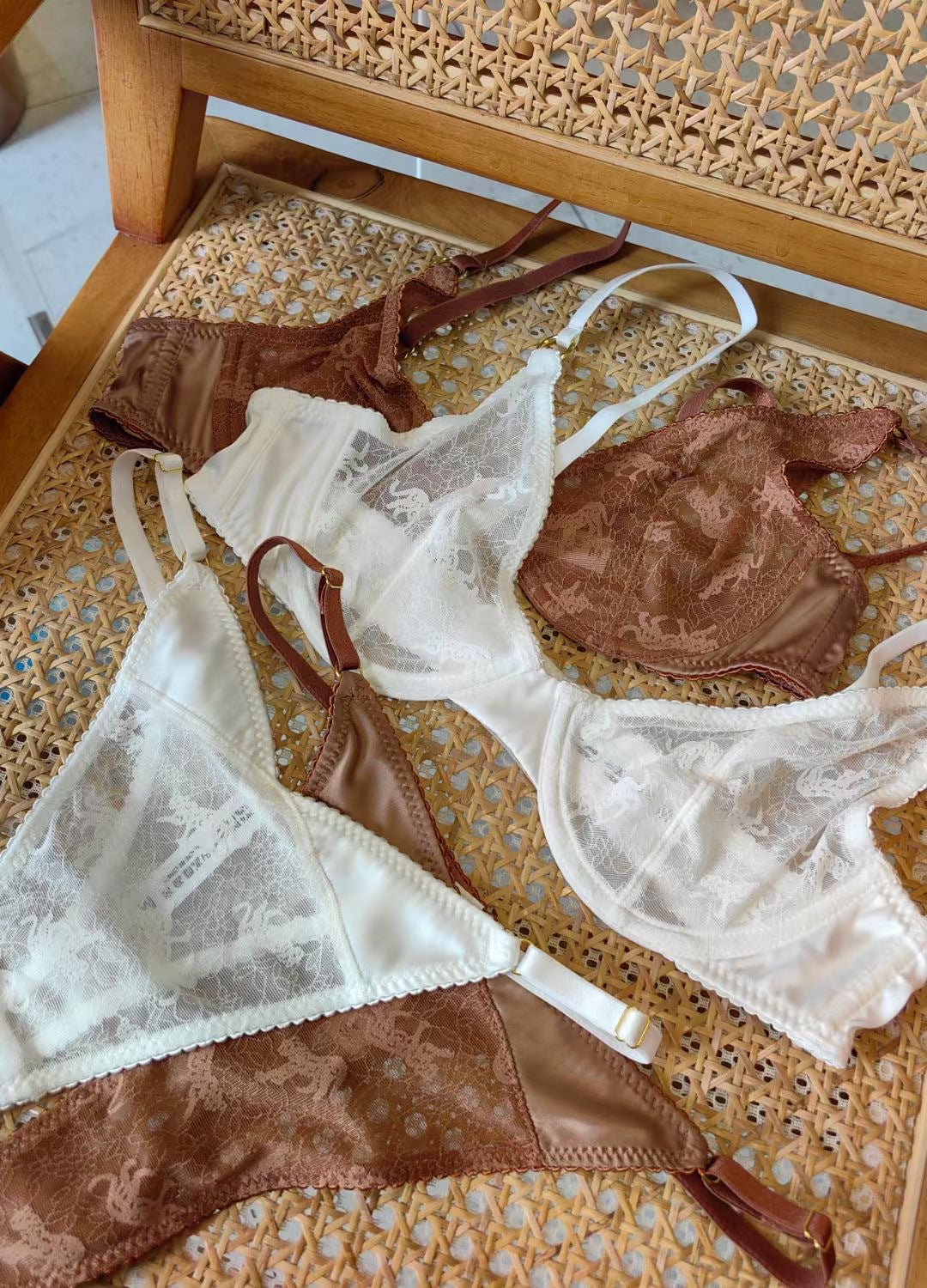 French Jacquard Lace Minimizing Bra Set – Ultra-Thin, Full Coverage