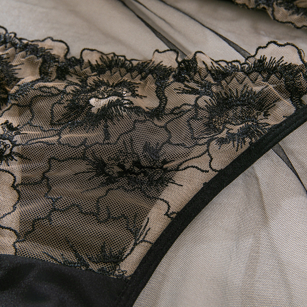 French Embroidered Underwire Gathering Lingerie Set