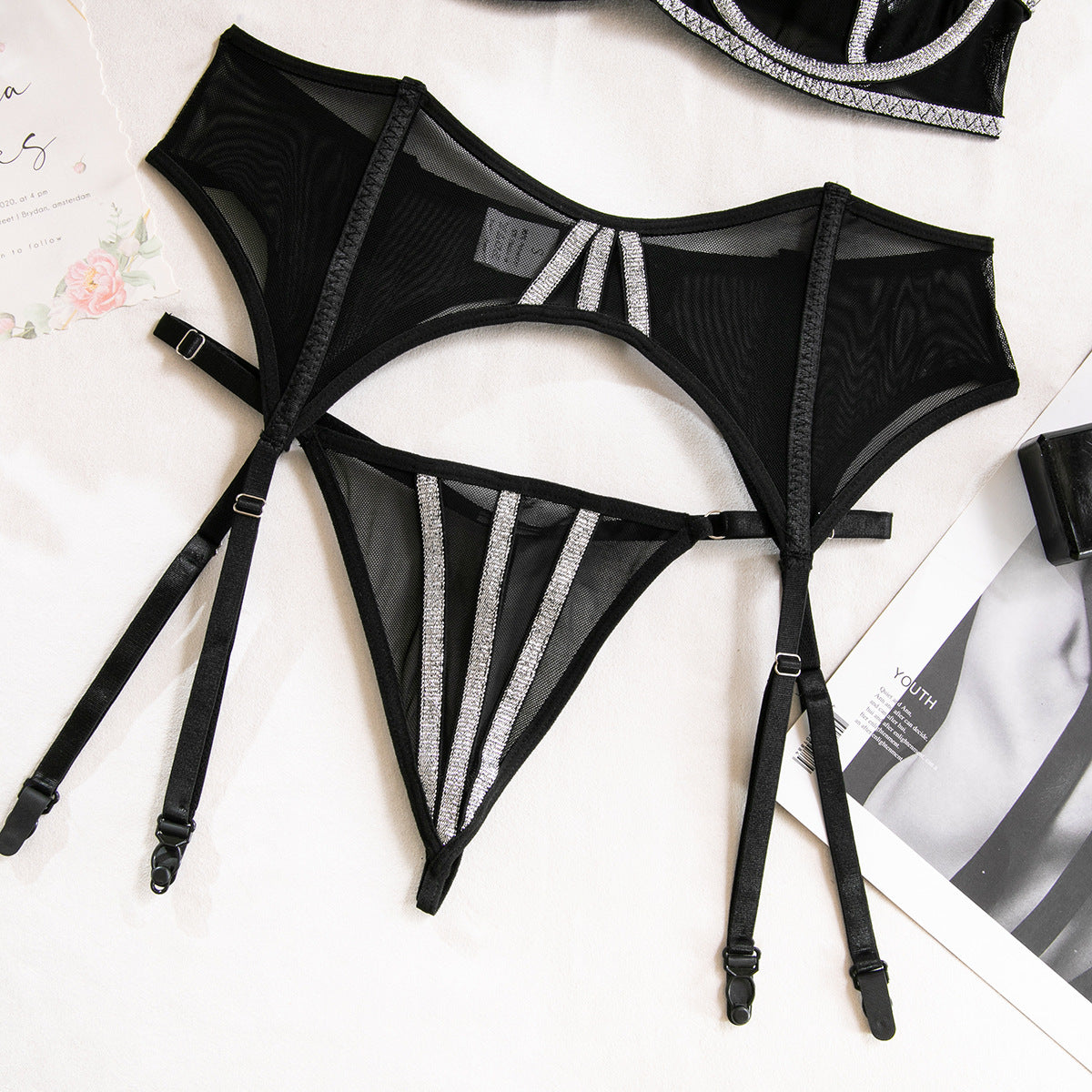 Contrast Webbing Boned Three-Piece Lingerie Set