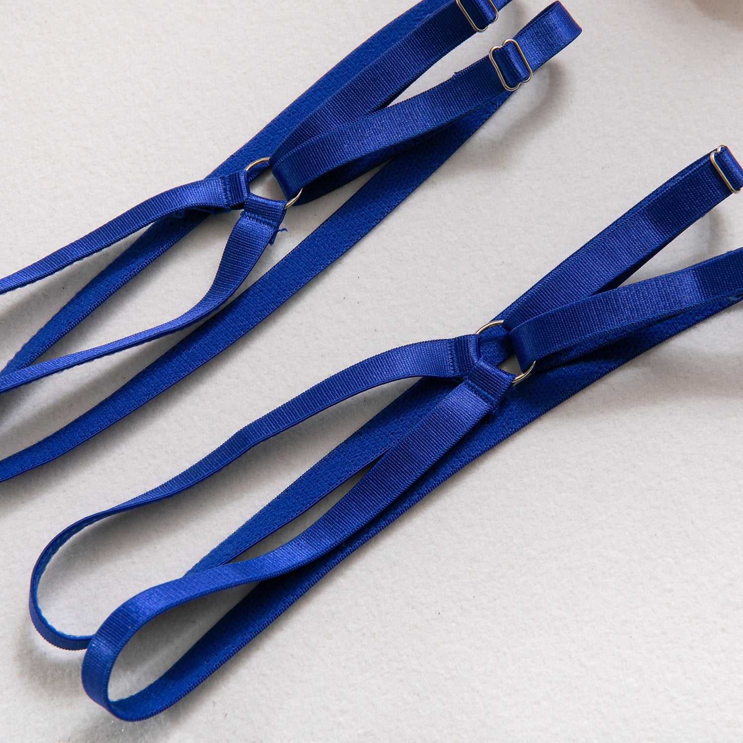 AliExpress hot-selling lingerie steel ring hollow sexy breast satin satin belt leg ring three pieces