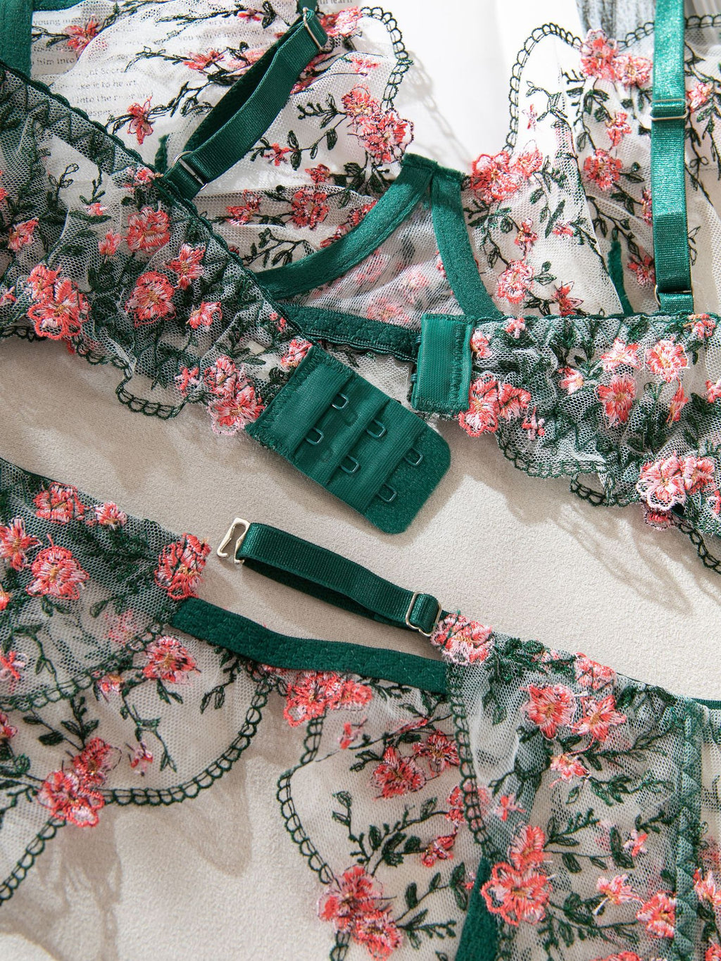 Green Embroidered Sheer Gathering Four-Piece Set