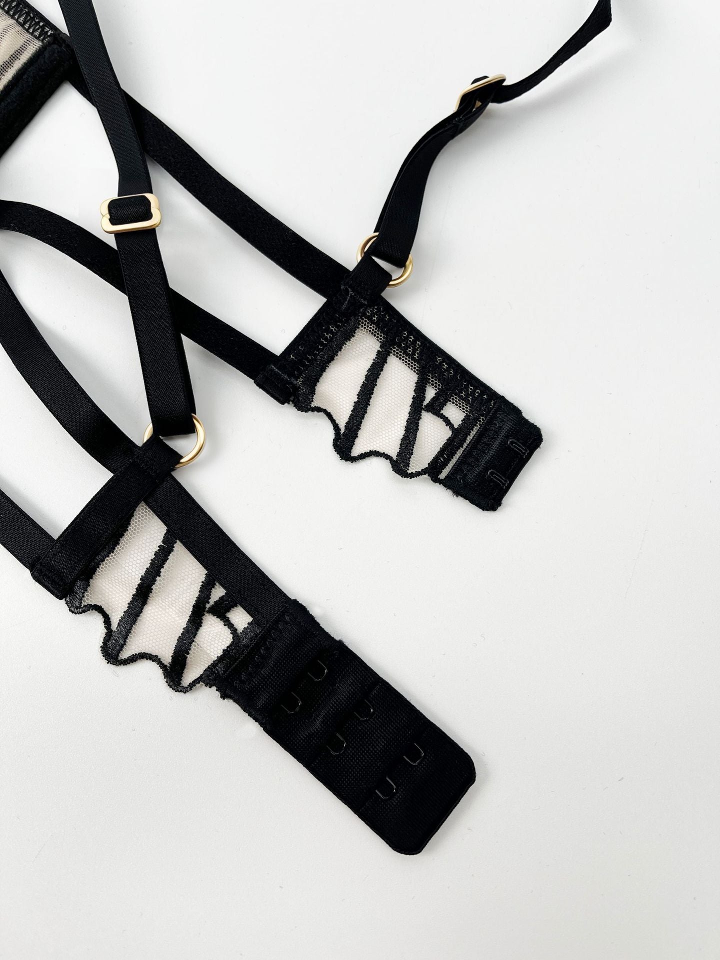 Mesh Embroidery Hollow Bra Set – Sheer, Full Coverage, with Thong